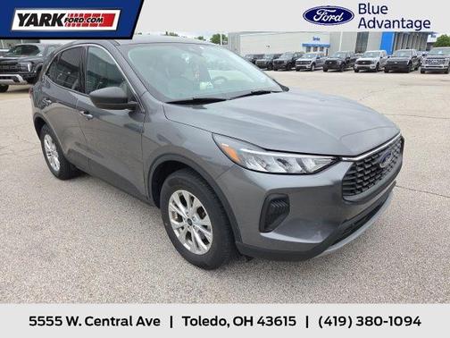 Carbonized Gray Metallic 2024 Ford Escape Active
