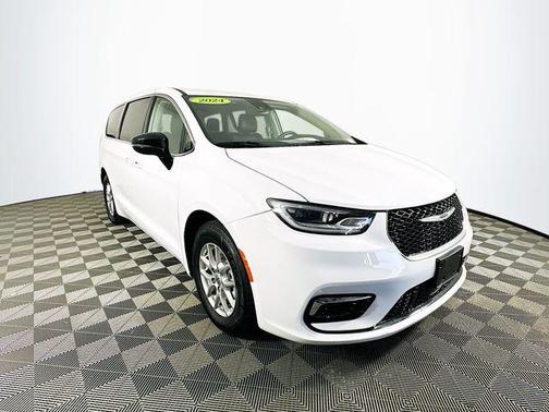 2024 Chrysler Pacifica Touring-L