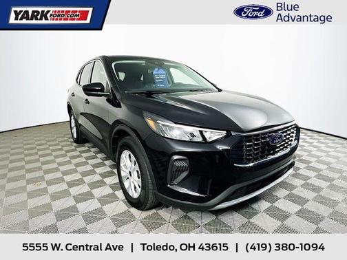 Black Metallic 2023 Ford Escape Active
