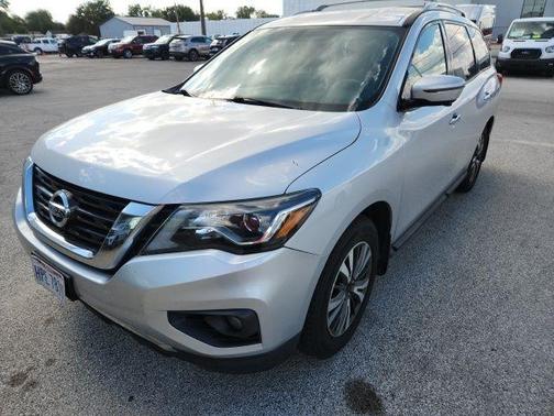 2017 Nissan Pathfinder SL