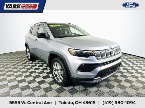 2022 Jeep Compass Latitude Lux