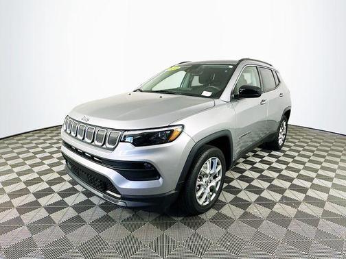 2022 Jeep Compass Latitude Lux