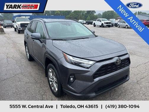 2022 Toyota RAV4 XLE Premium
