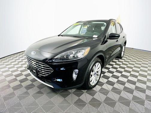 2022 Ford Escape Titanium