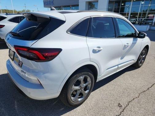 2023 Ford Escape ST-Line Select