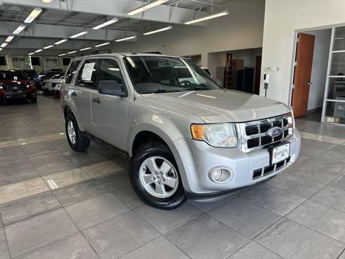 Brilliant Silver Clearcoat Metallic 2009 Ford Escape XLT