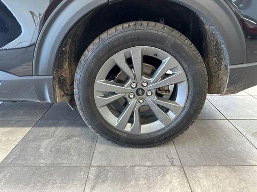Agate Black Metallic 2023 Ford Explorer XLT