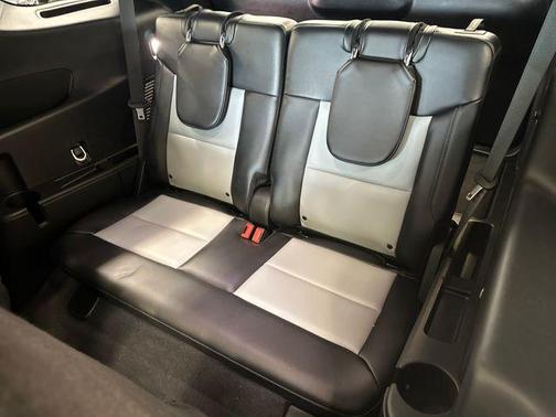 Agate Black Metallic 2023 Ford Explorer XLT