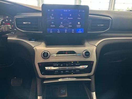 Agate Black Metallic 2023 Ford Explorer XLT