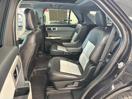 Agate Black Metallic 2023 Ford Explorer XLT