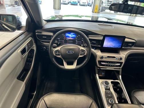 Agate Black Metallic 2023 Ford Explorer XLT