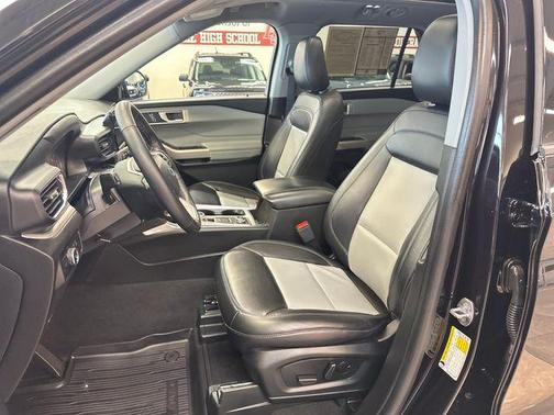 Agate Black Metallic 2023 Ford Explorer XLT