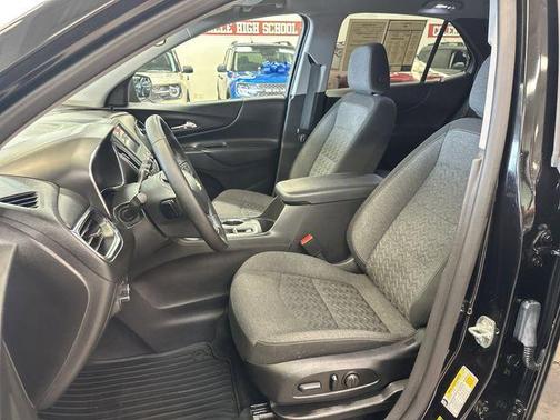 Mosaic Black Metallic 2024 Chevrolet Equinox LT