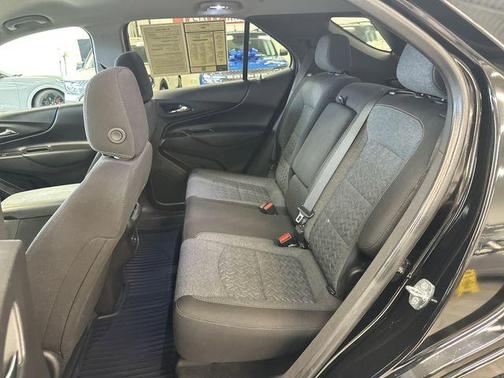 Mosaic Black Metallic 2024 Chevrolet Equinox LT