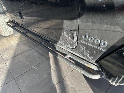 2020 Jeep Gladiator Sport