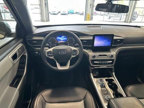 Star White 2023 Ford Explorer XLT