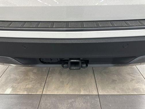 Star White 2023 Ford Explorer XLT