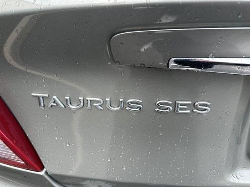 2002 Ford Taurus SES
