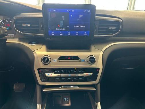 Burgundy Velvet Tinted Clearcoat 2022 Ford Explorer XLT