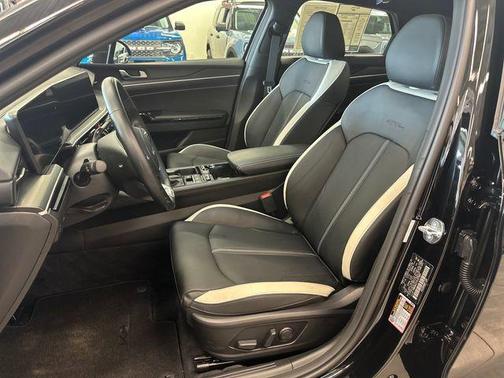 Aurora Black Pearl 2025 Kia K5 GT-Line