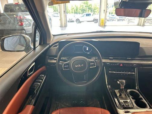 Ceramic Silver 2024 Kia Carnival SX