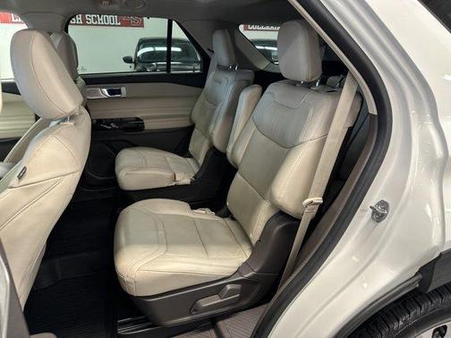 2022 Ford Explorer Platinum