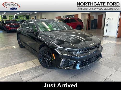 Aurora Black Pearl 2026 Kia K5 GT