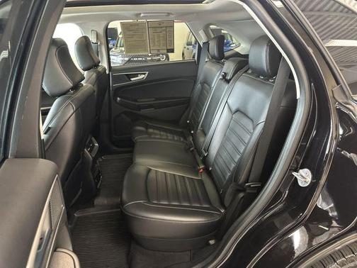 Agate Black Metallic 2023 Ford Edge SEL
