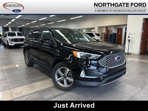 Agate Black Metallic 2023 Ford Edge SEL
