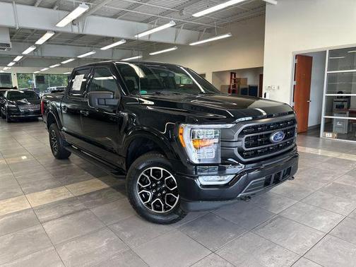 Agate Black Metallic 2023 Ford F-150 XLT