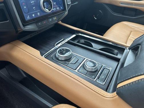 2022 Ford Expedition Max Platinum