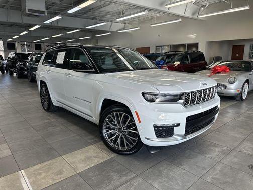Bright White Clearcoat 2023 Jeep Grand Cherokee L Summit