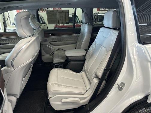 2023 Jeep Grand Cherokee L Summit