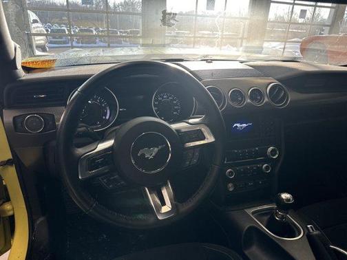 2021 Ford Mustang EcoBoost