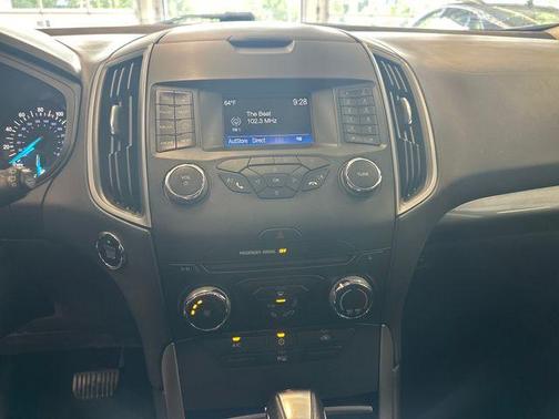 Oxford White 2018 Ford Edge SE