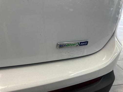 Oxford White 2018 Ford Edge SE