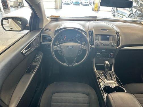 Oxford White 2018 Ford Edge SE