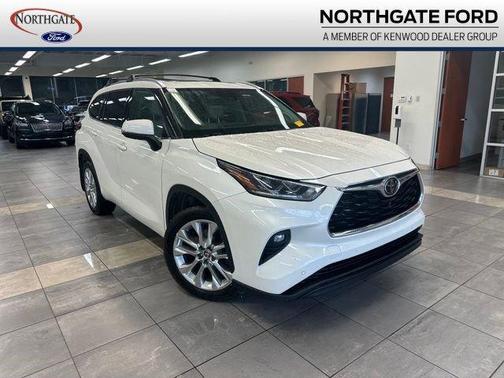 Celestial Silver Metallic 2021 Toyota Highlander Limited