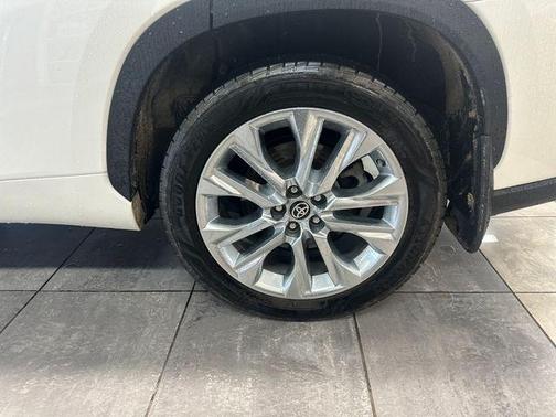Celestial Silver Metallic 2021 Toyota Highlander Limited