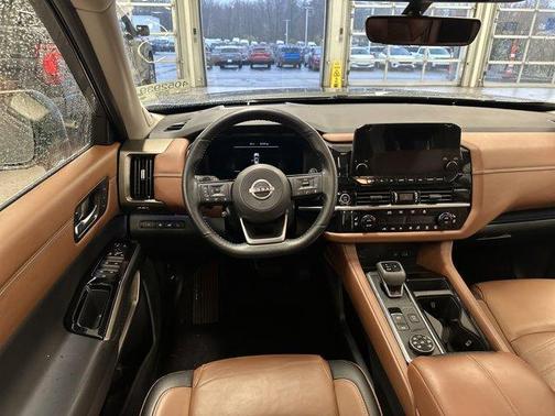 2023 Nissan Pathfinder Platinum