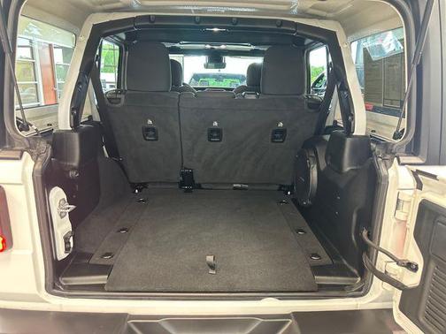 Bright White Clearcoat 2022 Jeep Wrangler Unlimited Sport