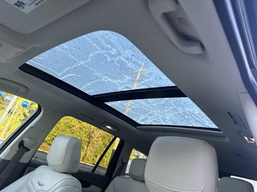 2022 Cadillac XT6 Premium Luxury FWD