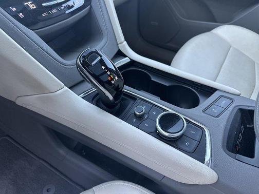 2022 Cadillac XT6 Premium Luxury FWD