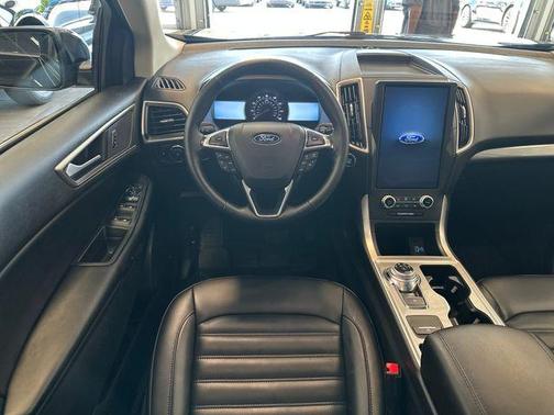 Agate Black Metallic 2024 Ford Edge SEL