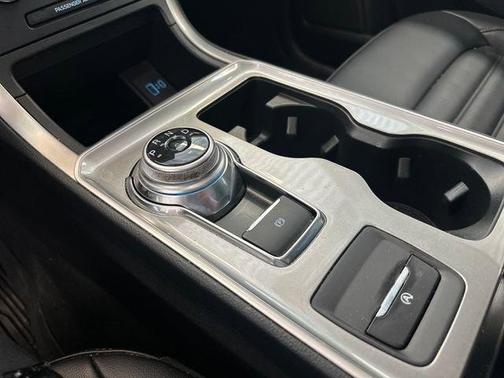 Agate Black Metallic 2024 Ford Edge SEL