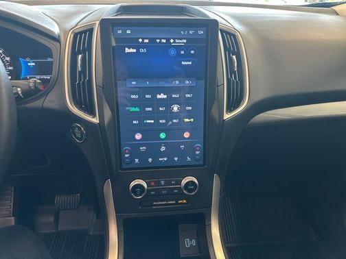Agate Black Metallic 2024 Ford Edge SEL