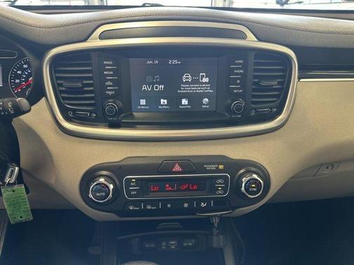 2019 Kia Sorento LX V6