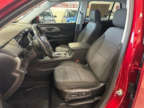 Cajun Red Tintcoat 2021 Chevrolet Traverse LT Cloth