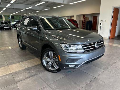 Platinum Gray Metallic 2020 Volkswagen Tiguan 2.0T SEL