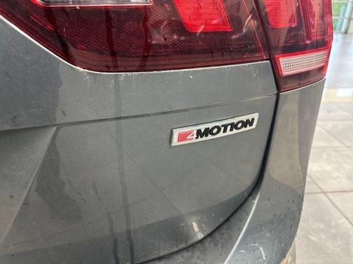 Platinum Gray Metallic 2020 Volkswagen Tiguan 2.0T SEL